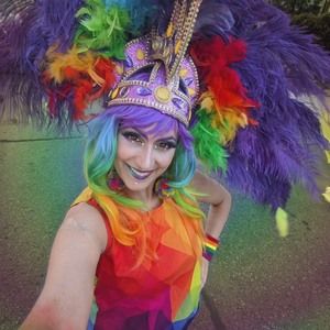 Meet your Posher, Hala